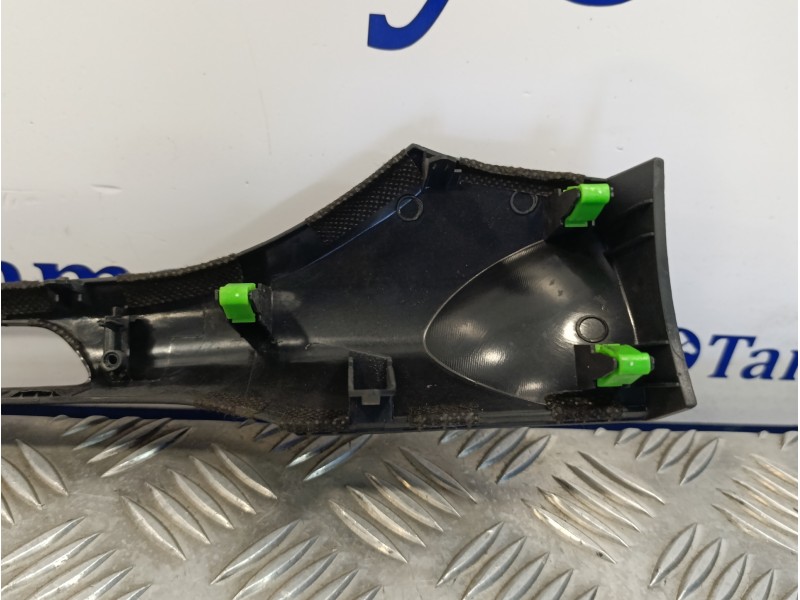 Recambio de moldura para hyundai i30 fastback 1.4 tgdi cat referencia OEM IAM 84790G4000  