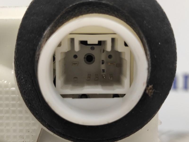 Recambio de cerradura puerta delantera derecha para toyota yaris 1.3 16v cat referencia OEM IAM   