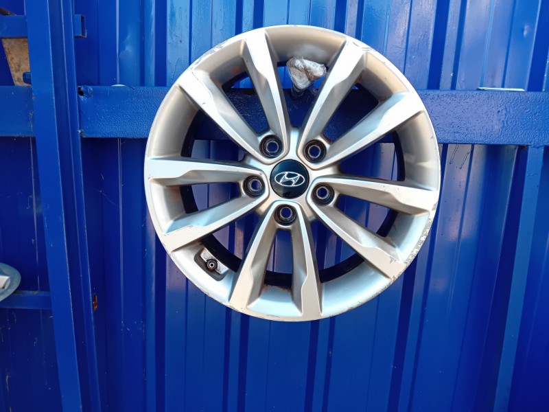 Recambio de llanta para hyundai i40 referencia OEM IAM 52910-3Z610  