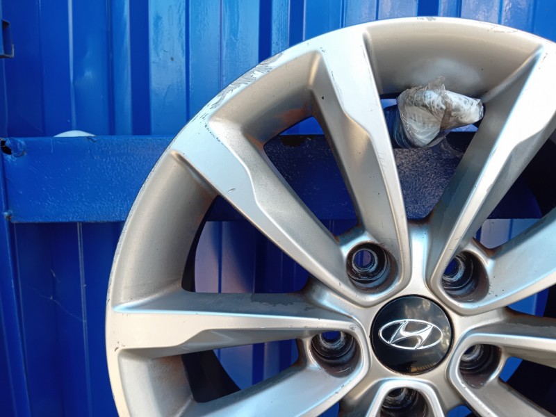 Recambio de llanta para hyundai i40 referencia OEM IAM 52910-3Z610  