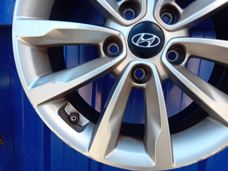 Recambio de llanta para hyundai i40 referencia OEM IAM 52910-3Z610  