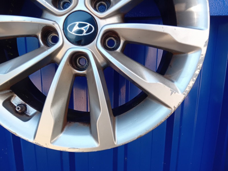 Recambio de llanta para hyundai i40 referencia OEM IAM 52910-3Z610  