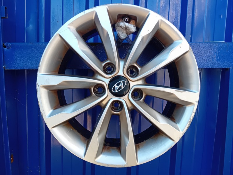Recambio de llanta para hyundai i40 referencia OEM IAM 52910-3Z610  