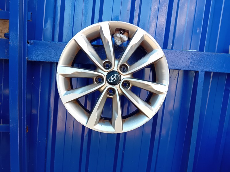 Recambio de llanta para hyundai i40 referencia OEM IAM 52910-3Z610  