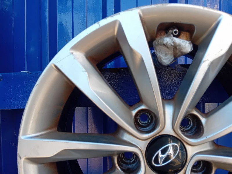 Recambio de llanta para hyundai i40 referencia OEM IAM 52910-3Z610  