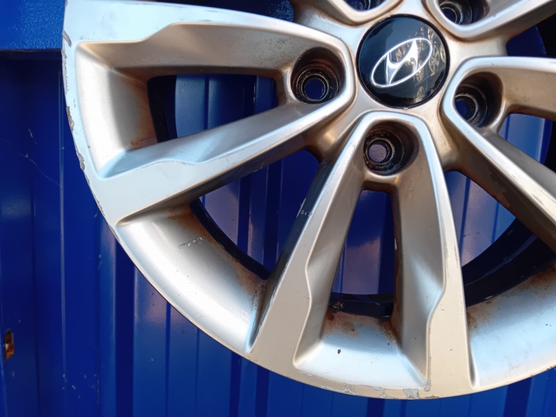 Recambio de llanta para hyundai i40 referencia OEM IAM 52910-3Z610  