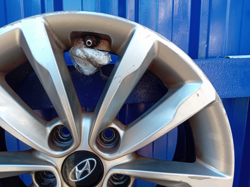 Recambio de llanta para hyundai i40 referencia OEM IAM 52910-3Z610  