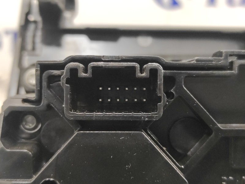 Recambio de mando climatizador para renault captur ii 1.3 tce referencia OEM IAM 275100936R  