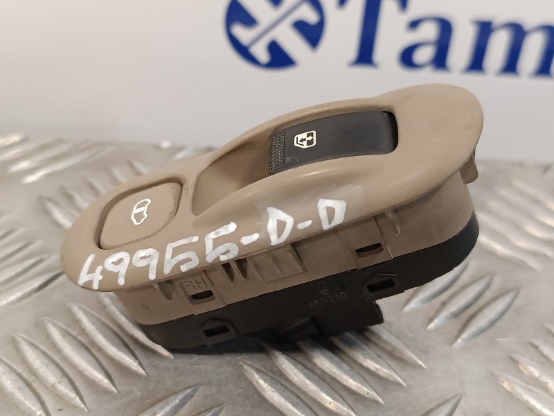 Recambio de mando elevalunas delantero derecho para kia carnival 2.9 crdi cat referencia OEM IAM 935804D801CS  