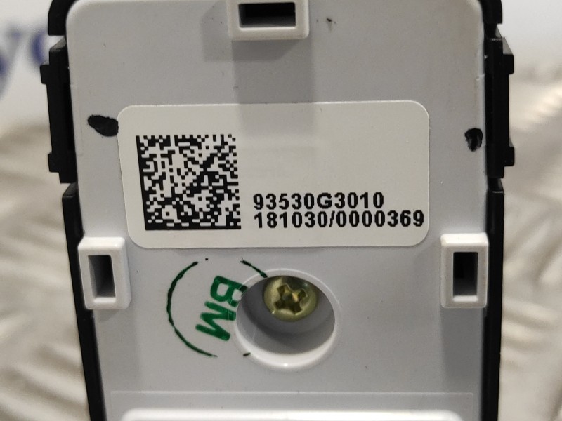 Recambio de mando retrovisor para hyundai i30 fastback 1.4 tgdi cat referencia OEM IAM 93530G3010  