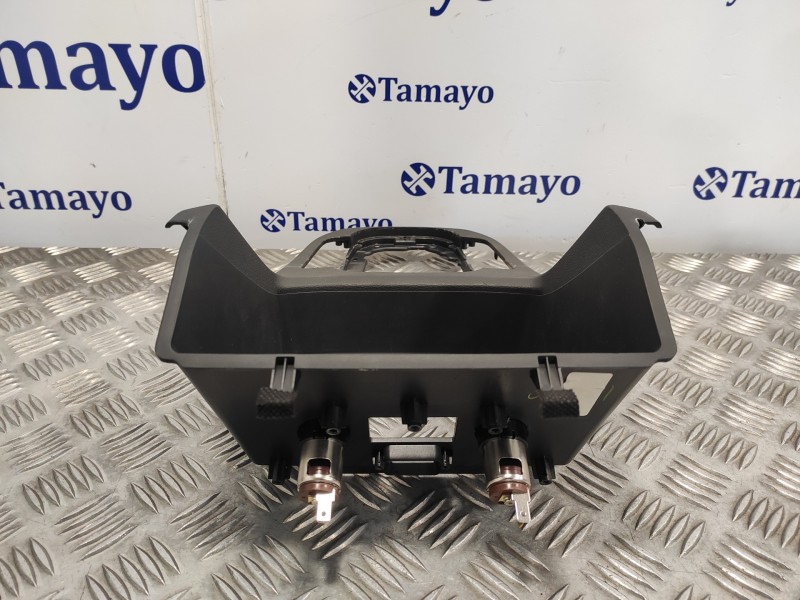 Recambio de moldura para hyundai i30 fastback 1.4 tgdi cat referencia OEM IAM 84651G4BA0  