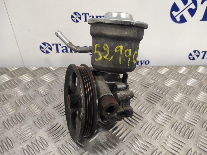 Recambio de bomba direccion para toyota yaris (ncp1/nlp1/scp1) 1.0 cat referencia OEM IAM   