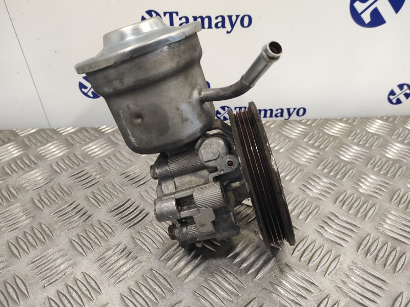 Recambio de bomba direccion para toyota yaris (ncp1/nlp1/scp1) 1.0 cat referencia OEM IAM   
