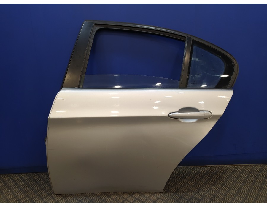 Recambio de puerta trasera izquierda para bmw serie 3 berlina (e90) 2.0 16v diesel cat referencia OEM IAM   