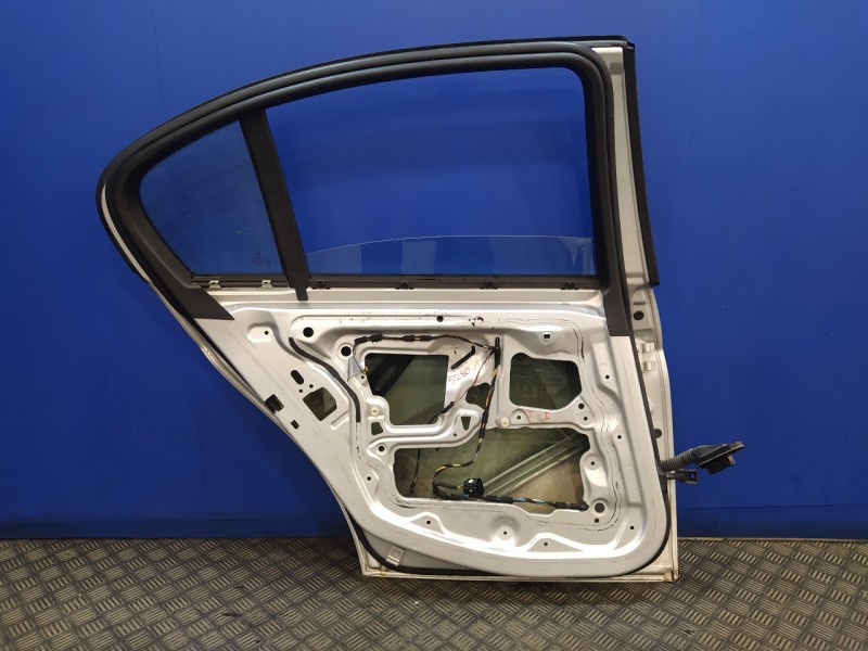 Recambio de puerta trasera izquierda para bmw serie 3 berlina (e90) 2.0 16v diesel cat referencia OEM IAM   
