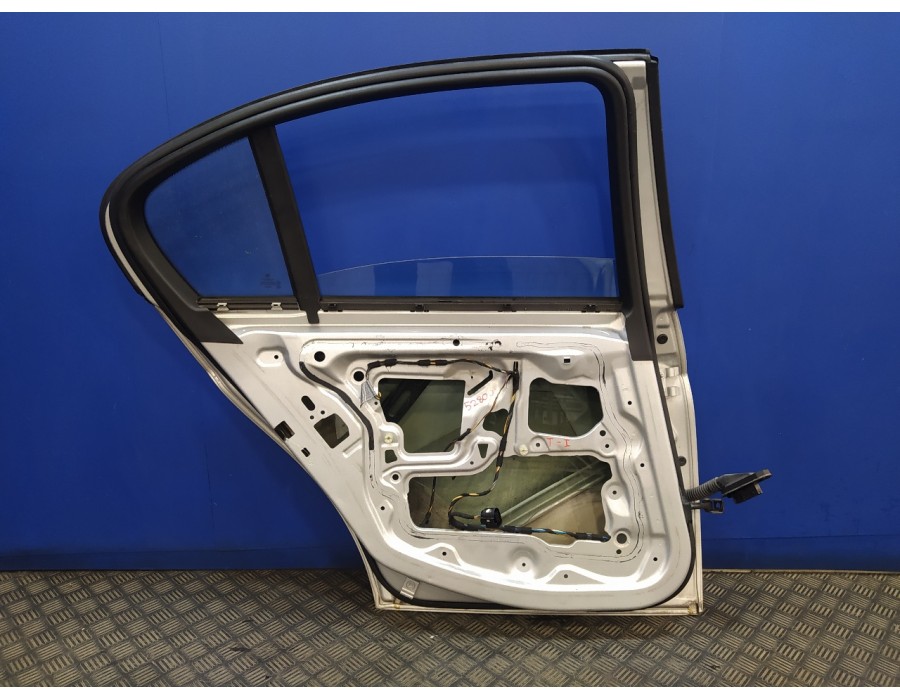 Recambio de puerta trasera izquierda para bmw serie 3 berlina (e90) 2.0 16v diesel cat referencia OEM IAM   