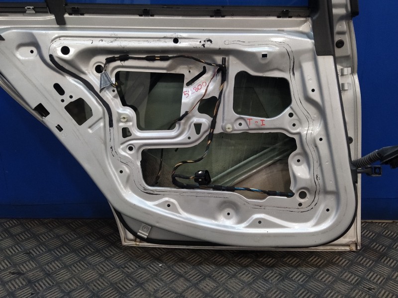 Recambio de puerta trasera izquierda para bmw serie 3 berlina (e90) 2.0 16v diesel cat referencia OEM IAM   