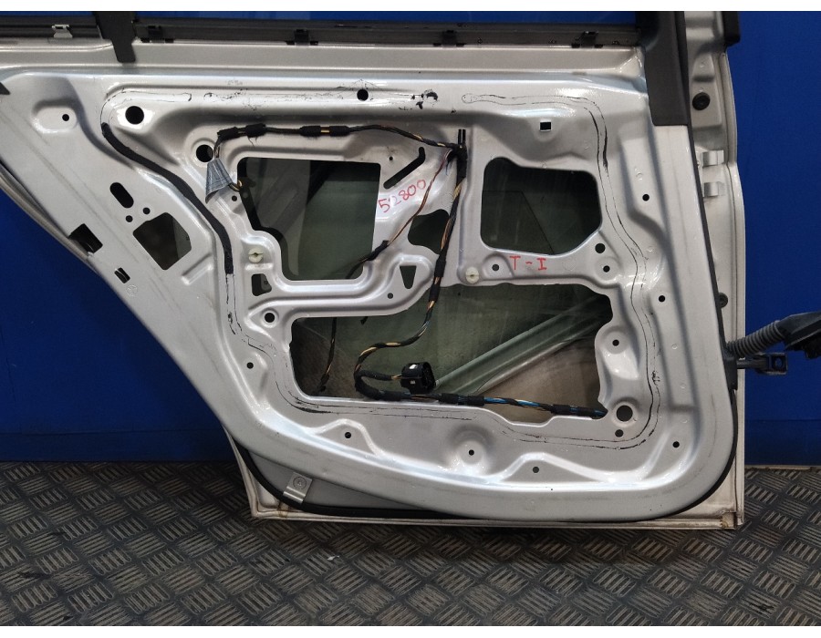 Recambio de puerta trasera izquierda para bmw serie 3 berlina (e90) 2.0 16v diesel cat referencia OEM IAM   