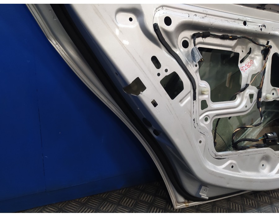 Recambio de puerta trasera izquierda para bmw serie 3 berlina (e90) 2.0 16v diesel cat referencia OEM IAM   