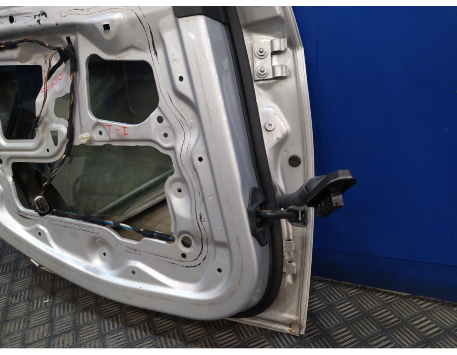 Recambio de puerta trasera izquierda para bmw serie 3 berlina (e90) 2.0 16v diesel cat referencia OEM IAM   