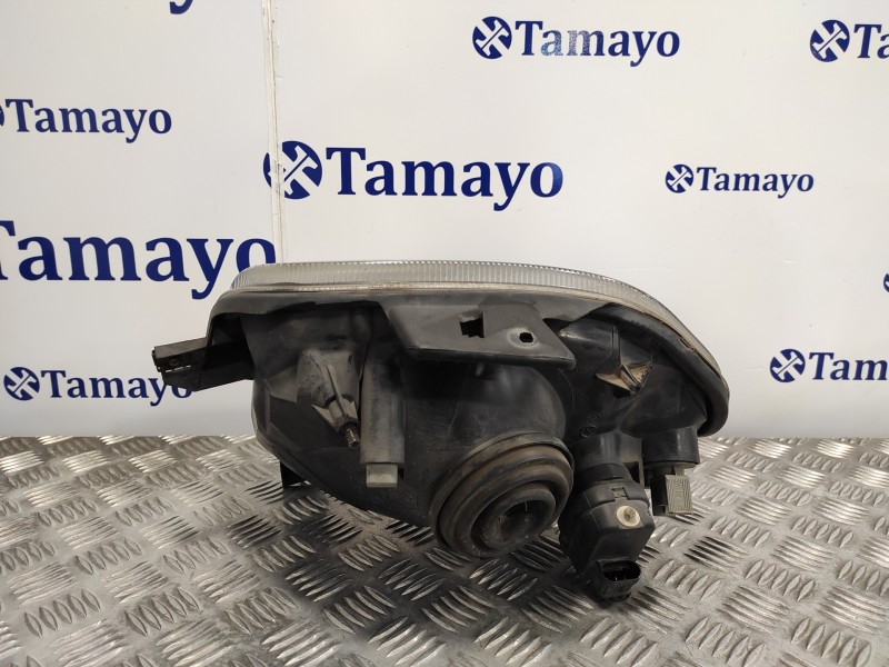 Recambio de faro derecho para renault clio ii fase i (b/cbo) 1.2 referencia OEM IAM 7701045994  67735105