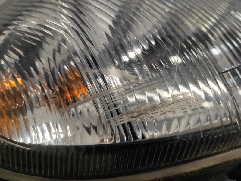 Recambio de faro derecho para renault clio ii fase i (b/cbo) 1.2 referencia OEM IAM 7701045994  67735105