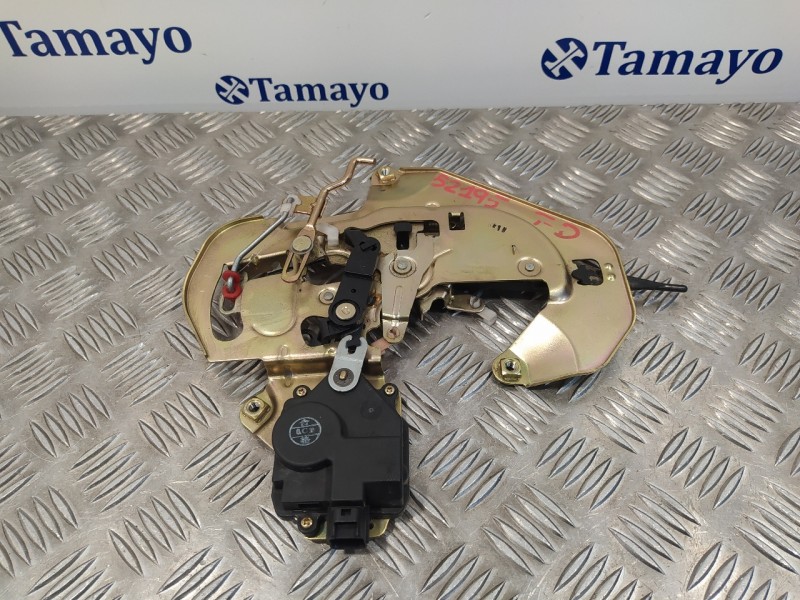 Recambio de cerradura puerta trasera derecha para kia carnival ii 2.9 crdi cat referencia OEM IAM   