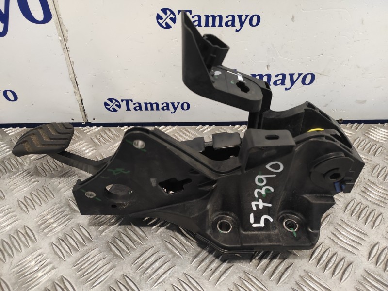 Recambio de pedal freno para renault captur ii 1.3 tce referencia OEM IAM 465018876R  