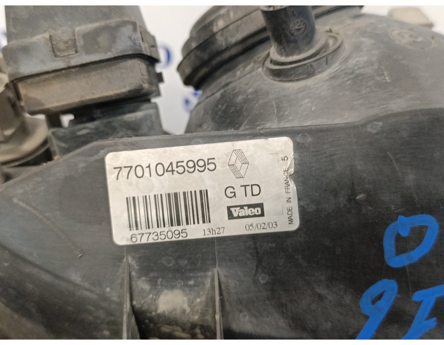 Recambio de faro izquierdo para renault clio ii fase i (b/cbo) 1.2 referencia OEM IAM 7701045995  67735095