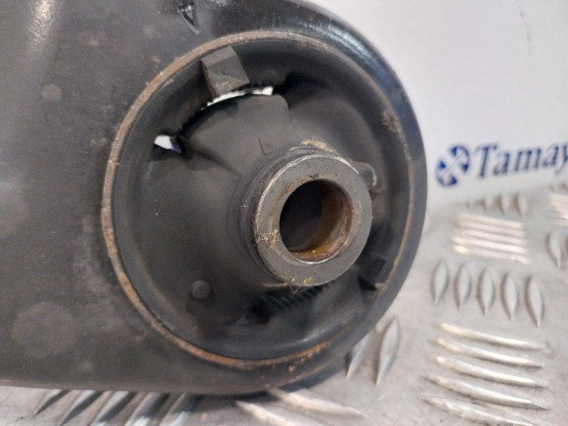 Recambio de brazo suspension inferior delantero derecho para toyota auris 1.6 16v cat referencia OEM IAM   