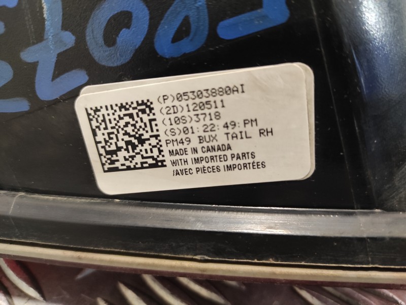 Recambio de piloto trasero derecho para dodge caliber referencia OEM IAM 05303880A  05303752A