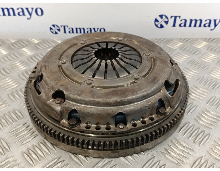 Recambio de volante motor para volkswagen polo 1.0 tsi referencia OEM IAM 04C105273G 161878006907 163082001875