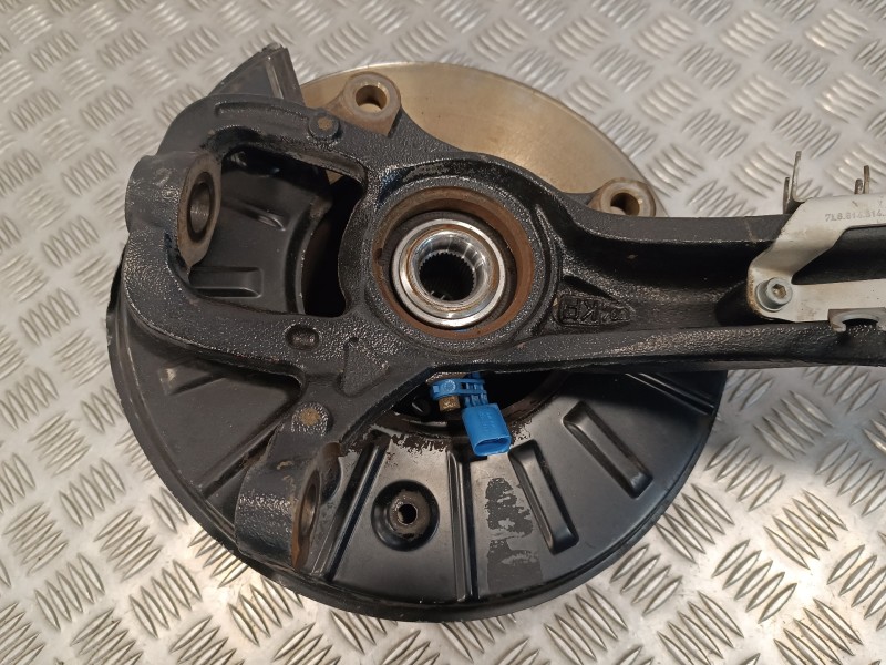 Recambio de mangueta delantera derecha para volkswagen touareg (7la) 2.5 tdi referencia OEM IAM 7L6407258A  