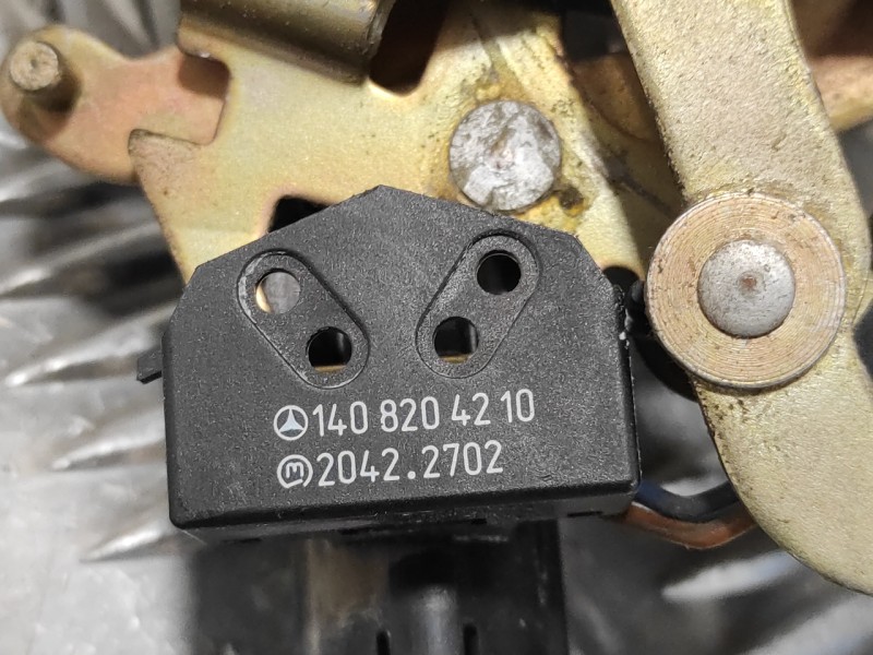 Recambio de cerradura puerta trasera derecha para mercedes-benz clase s (w140) berlina referencia OEM IAM 1407301035  