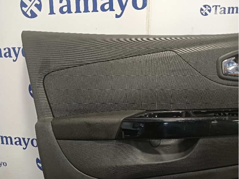 Recambio de guarnecido puerta delantera izquierda para renault captur referencia OEM IAM 156067372  156067352