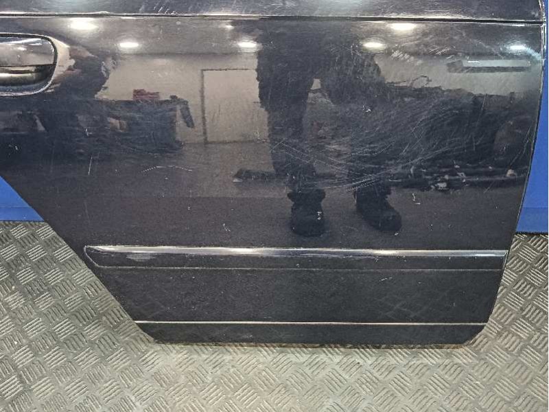 Recambio de puerta trasera derecha para audi a4 berlina (8e) referencia OEM IAM   