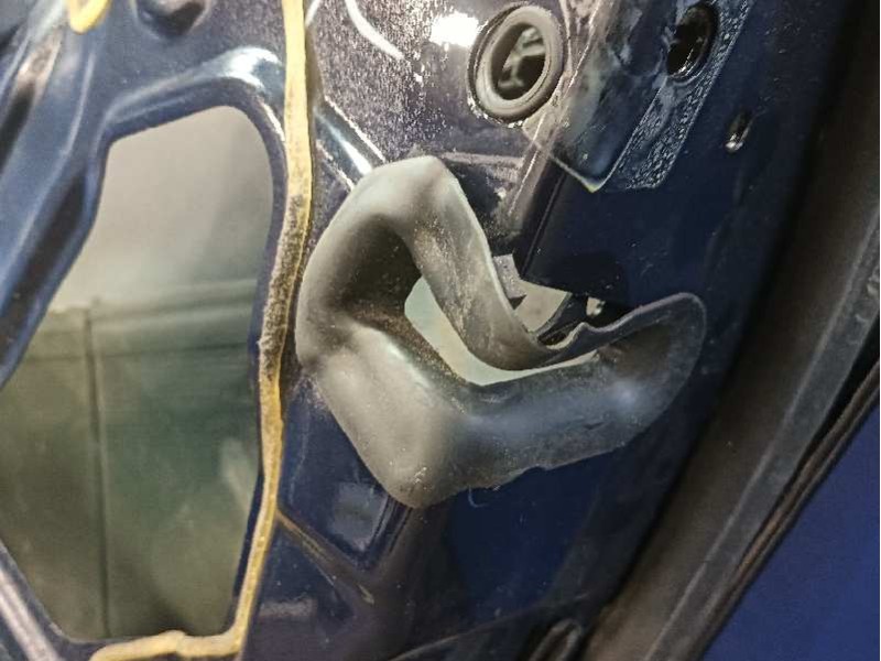 Recambio de puerta trasera derecha para audi a4 berlina (8e) referencia OEM IAM   