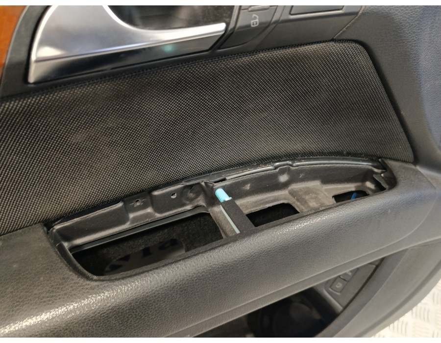 Recambio de guarnecido puerta delantera izquierda para audi q7 (4l) 3.0 v6 24v tdi referencia OEM IAM 4L1867105A  