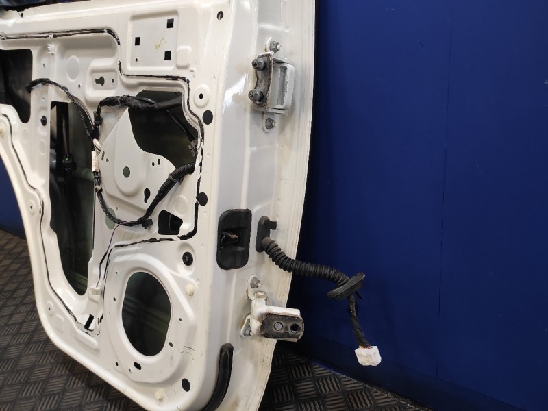 Recambio de puerta trasera izquierda para nissan pathfinder (r51) referencia OEM IAM   