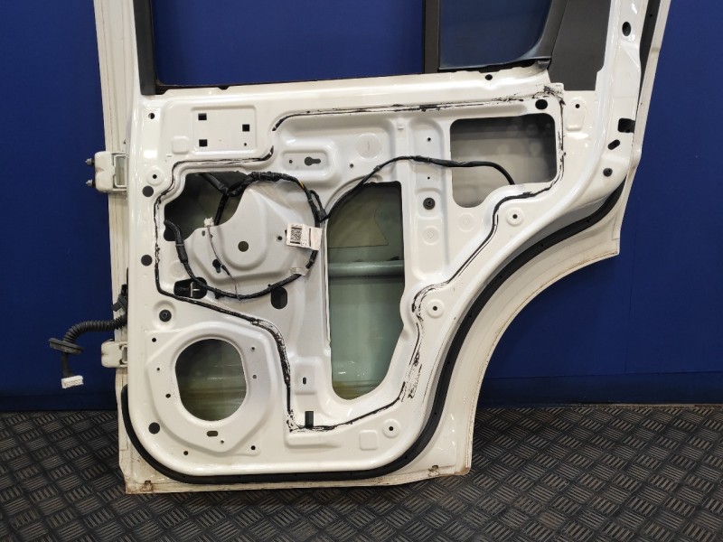 Recambio de puerta trasera derecha para nissan pathfinder (r51) referencia OEM IAM   