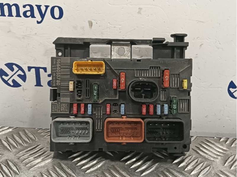 Recambio de caja reles / fusibles para peugeot 207 207 active hd referencia OEM IAM 9664055780  