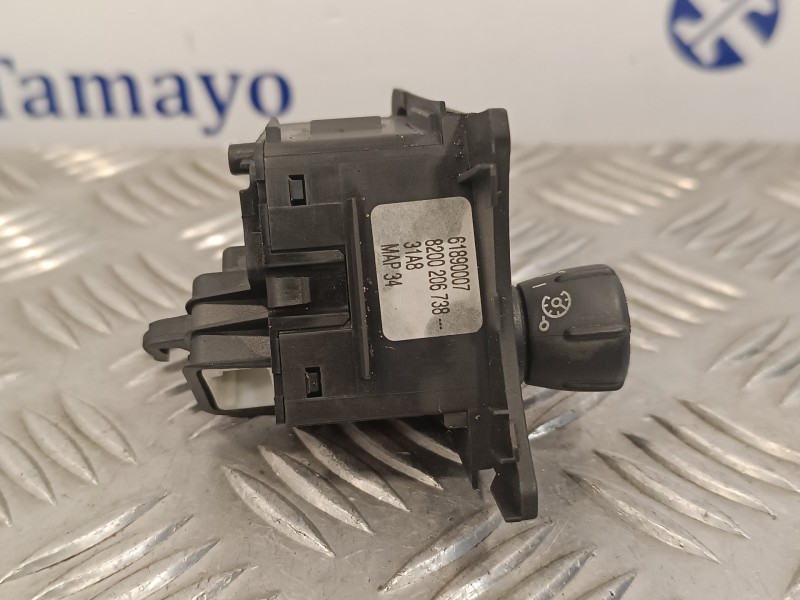 Recambio de mando volante para renault scenic ii 1.5 dci diesel referencia OEM IAM 8200206738  61890007