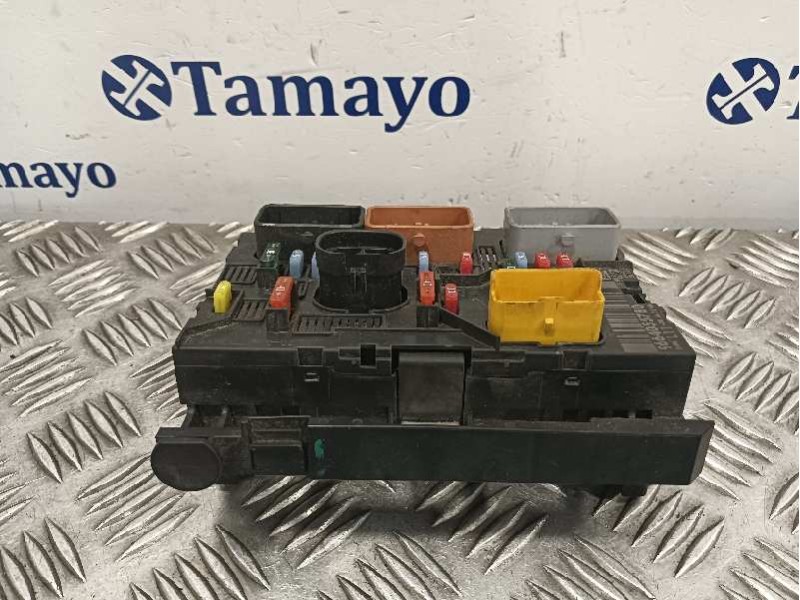 Recambio de caja reles / fusibles para peugeot 207 207 active hd referencia OEM IAM 9664055780  