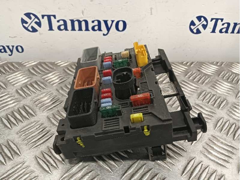 Recambio de caja reles / fusibles para peugeot 207 207 active hd referencia OEM IAM 9664055780  
