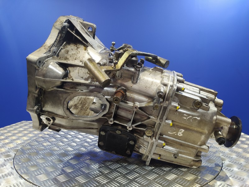 Recambio de caja cambios para iveco 35s13 2.8d referencia OEM IAM 8870921 1323301010 1323301009