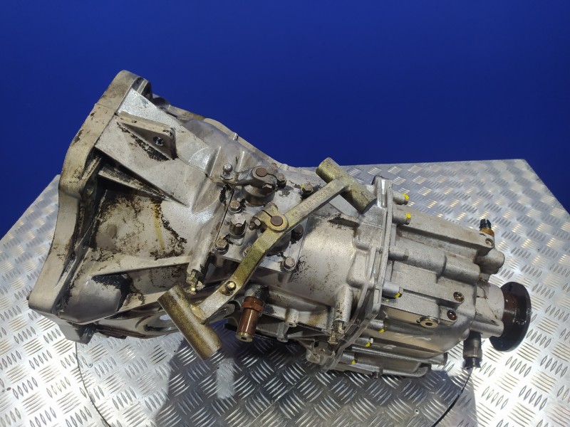 Recambio de caja cambios para iveco 35s13 2.8d referencia OEM IAM 8870921 1323301010 1323301009