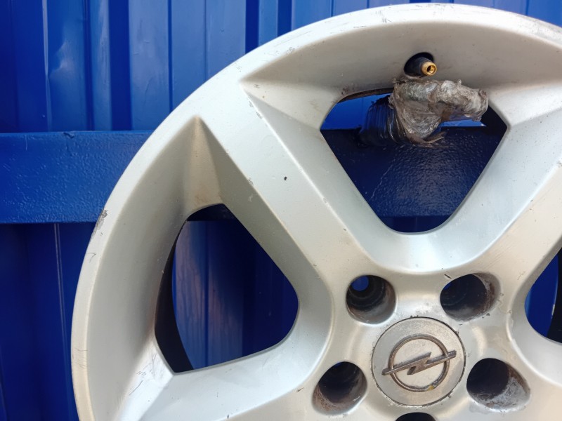 Recambio de llanta para opel astra gtc referencia OEM IAM   