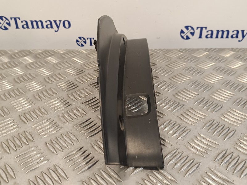 Recambio de moldura para subaru legacy berl. b13 (bl) 2.0 cat referencia OEM IAM 42220952  