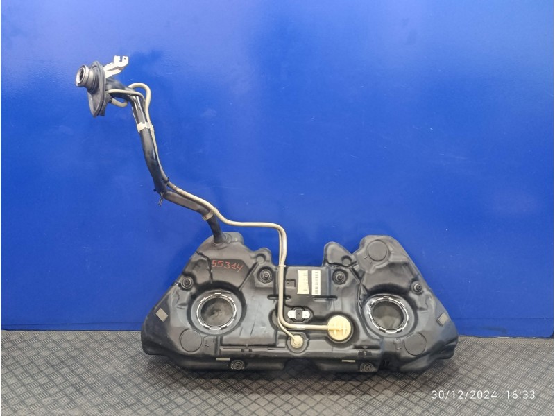 Recambio de deposito combustible para mercedes-benz clase e (w212) lim. 3.0 cdi cat referencia OEM IAM A2124702001  