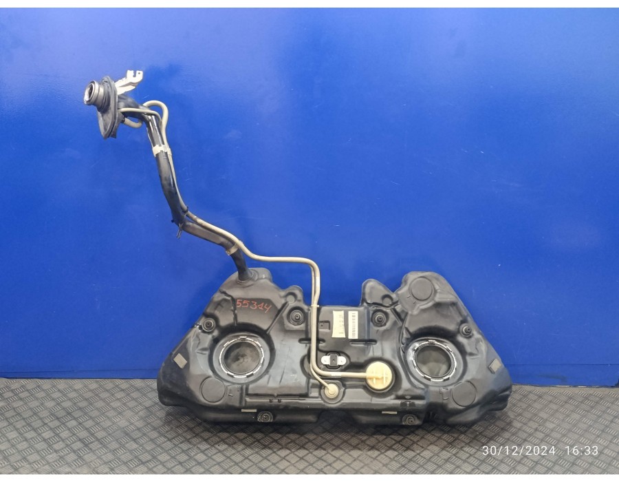 Recambio de deposito combustible para mercedes-benz clase e (w212) lim. 3.0 cdi cat referencia OEM IAM A2124702001  